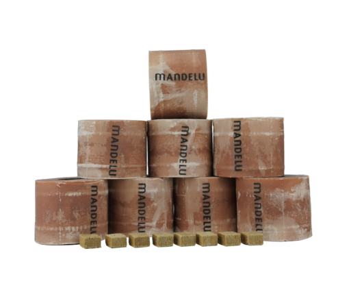 8 x original Mandelu Wachsrollen aus 100% Recycling-Wachs mit Anzündwürfeln
